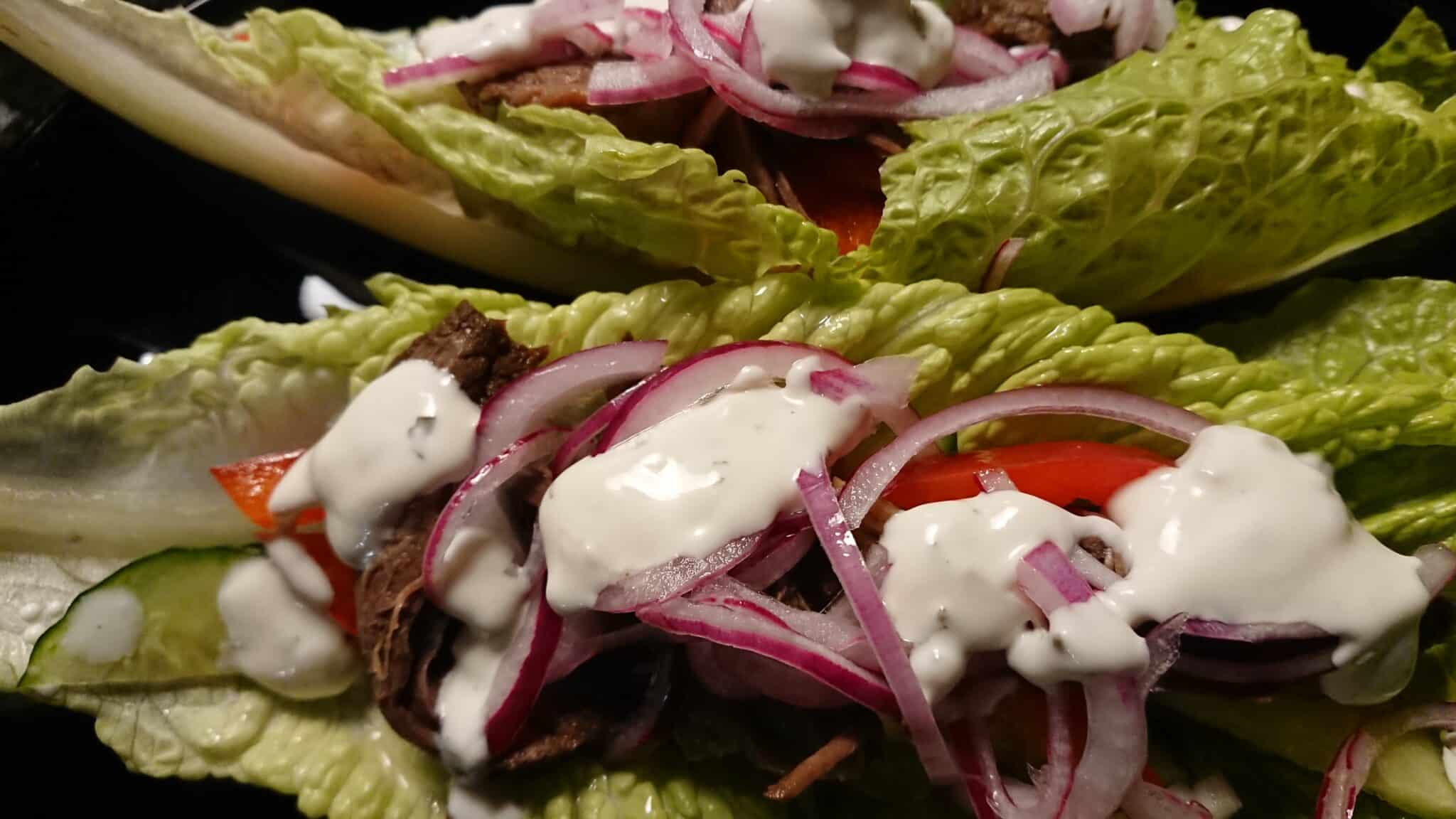 Pulled kalv i sallad